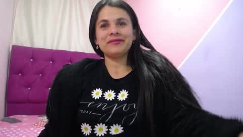 Snapshot of isabella_nice_ chatting on December 2025 04:33:02 AM abby online show from December 2025 04:33:02 AM