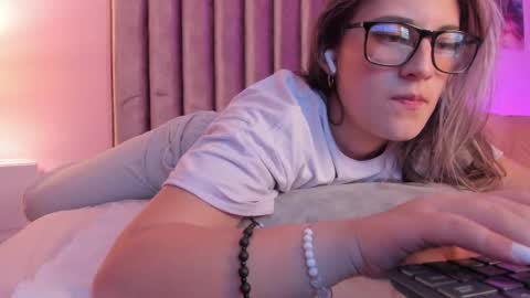 Isabella Rros online show from March 2025 07:26:02 AM