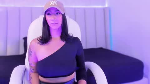 Snapshot of isabella_santamaria chatting on December 2024 10:06:01 PM Isa online show from December 2024 10:06:01 PM