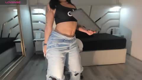 Snapshot of isabella_santamaria chatting on November 2025 12:13:01 AM Isa online show from November 2025 12:13:01 AM