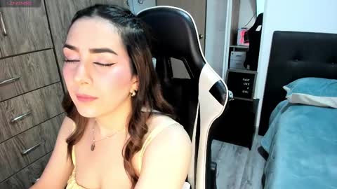 Snapshot of isabella_sea chatting on December 2024 01:18:01 AM Isabella Sea online show from December 2024 01:18:01 AM