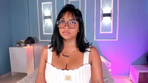 Snapshot of isabella_zc chatting on June 2026 12:17:01 PM isabella zc online show from June 2026 12:17:01 PM