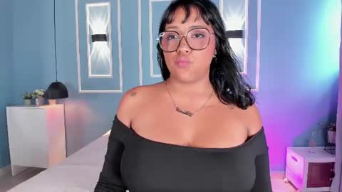 Snapshot of isabella_zc chatting on July 2026 06:20:01 PM isabella zc online show from July 2026 06:20:01 PM