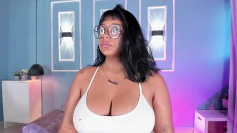 Snapshot of isabella_zc chatting on August 2026 11:48:02 AM isabella zc online show from August 2026 11:48:02 AM