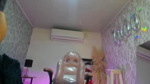 Snapshot of isabellaa23 chatting on November 2025 12:27:02 PM isabellaa23 online show from November 2025 12:27:02 PM