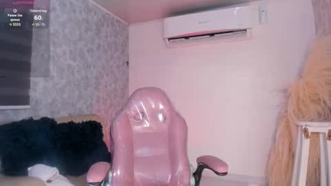 Snapshot of isabellaa23 chatting on December 2025 12:43:01 PM isabellaa23 online show from December 2025 12:43:01 PM