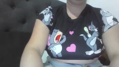 isabellaa_hills_ online show from January 2026 05:48:02 PM