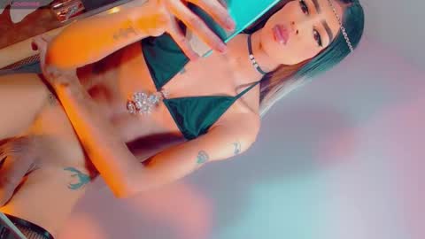 Snapshot of isabellagirs chatting on December 2025 01:19:01 PM isabellagirs online show from December 2025 01:19:01 PM