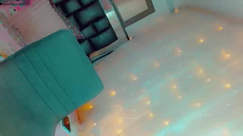 Snapshot of isabellagirs chatting on January 2026 06:26:01 AM isabellagirs online show from January 2026 06:26:01 AM