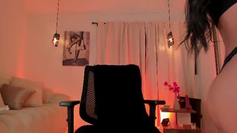 Snapshot of isabellalux_ chatting on June 2026 10:23:02 PM ISABELLA online show from June 2026 10:23:02 PM