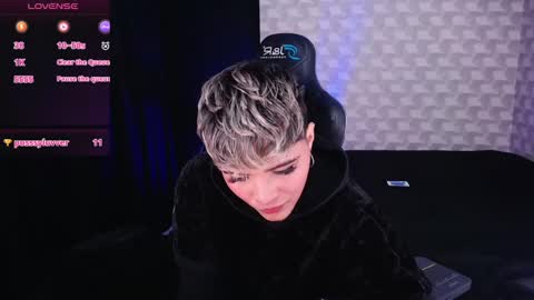 Isabella Mout  online show from February 2025 10:14:02 PM