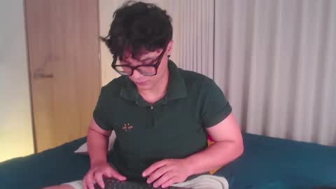 Isabella Mout  online show from April 2026 01:20:02 AM