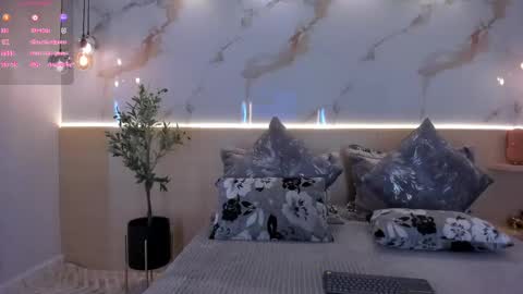 Snapshot of isabellasouza chatting on October 2025 11:49:02 AM online show from October 2025 11:49:02 AM