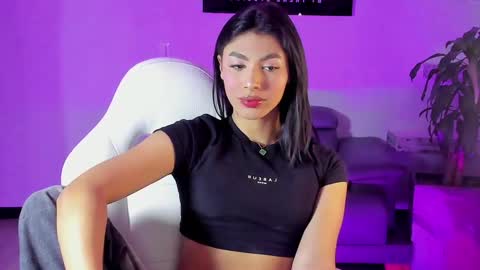 Snapshot of isabellefoxx chatting on December 2024 08:37:01 PM Isa online show from December 2024 08:37:01 PM