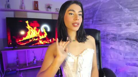Snapshot of isabellefoxx chatting on December 2024 02:44:01 PM Isa online show from December 2024 02:44:01 PM