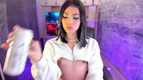 Snapshot of isabellefoxx chatting on December 2024 05:25:01 AM Isa online show from December 2024 05:25:01 AM