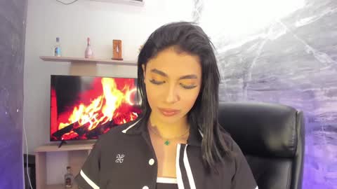 Snapshot of isabellefoxx chatting on December 2024 05:05:02 AM Isa online show from December 2024 05:05:02 AM