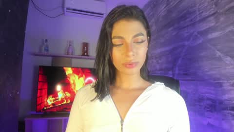 Snapshot of isabellefoxx chatting on January 2025 08:10:02 AM Isa online show from January 2025 08:10:02 AM