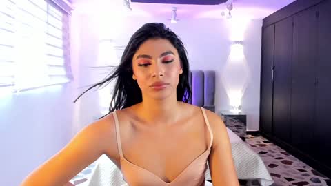 Snapshot of isabellefoxx chatting on February 2025 05:53:02 PM Isa online show from February 2025 05:53:02 PM