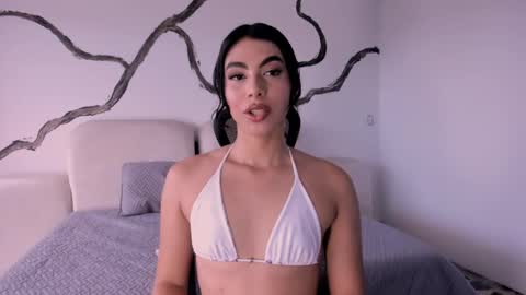 Snapshot of isabellefoxx chatting on February 2025 09:03:02 PM Isa online show from February 2025 09:03:02 PM