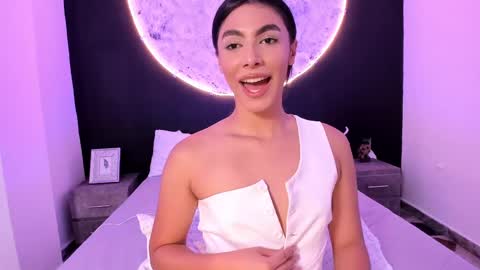 Snapshot of isabellefoxx chatting on March 2025 01:27:01 AM Isa online show from March 2025 01:27:01 AM