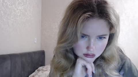 isabelswan online show from January 2025 07:10:02 PM