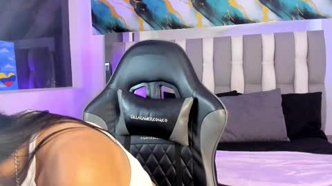 Snapshot of isadiazz chatting on December 2025 05:24:02 AM Isa online show from December 2025 05:24:02 AM