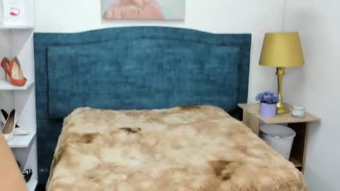 Isabel online show from April 2026 12:45:02 PM