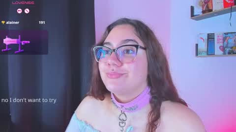 Snapshot of isarhodes_ chatting on January 2025 01:27:01 AM Isa online show from January 2025 01:27:01 AM