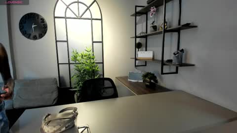 Snapshot of isasanders chatting on October 2025 07:59:01 PM I S A S AN D E R S online show from October 2025 07:59:01 PM