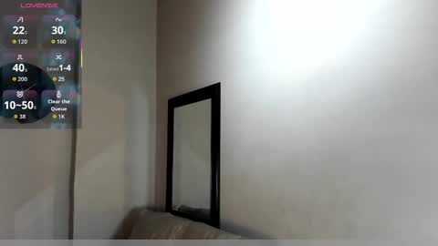 Snapshot of isasanders chatting on November 2025 07:29:01 PM I S A S AN D E R S online show from November 2025 07:29:01 PM