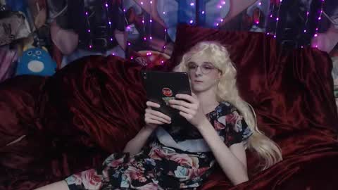 Sele online show from November 2025 09:36:01 PM