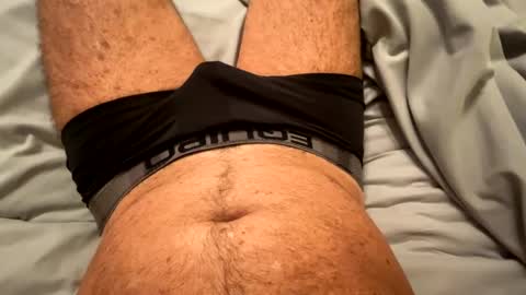 isemencum18 online show from December 2024 01:00:02 PM