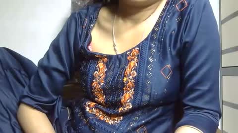 Snapshot of ishika_ishu chatting on February 2026 06:06:02 PM ishika_ishu online show from February 2026 06:06:02 PM