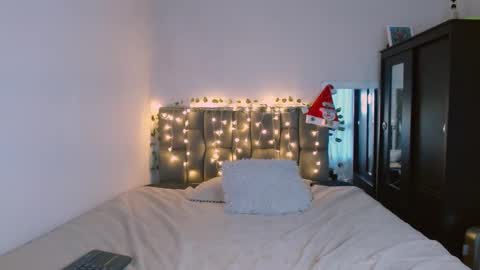 Isis  online show from December 2024 11:02:02 AM