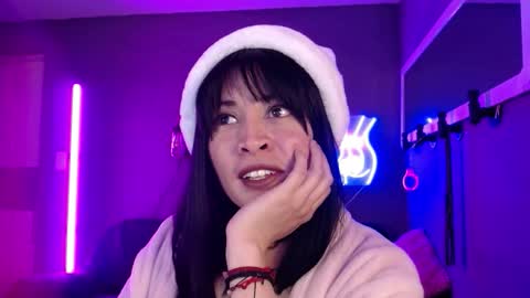 Ana Maria online show from December 2025 09:53:01 PM