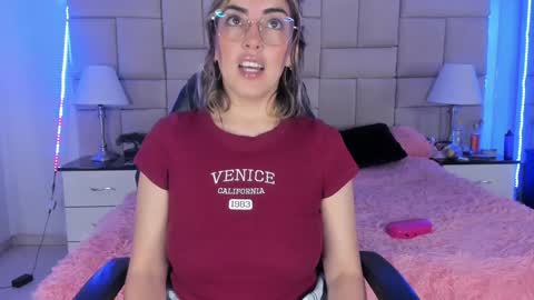 Snapshot of isis_loveyes_ chatting on December 2024 07:21:01 PM Pauli online show from December 2024 07:21:01 PM