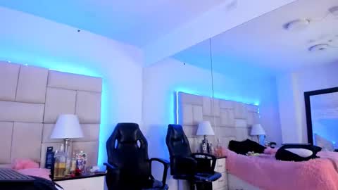 Snapshot of isis_loveyes_ chatting on March 2025 02:09:02 AM Pauli online show from March 2025 02:09:02 AM