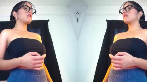 Snapshot of isis_valen chatting on December 2025 12:36:02 PM isis_valen online show from December 2025 12:36:02 PM