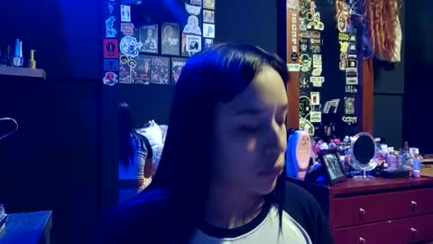 Snapshot of isisbathory chatting on December 2025 10:40:02 PM Isis online show from December 2025 10:40:02 PM