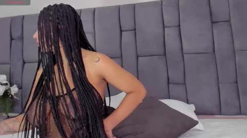 Isis Larah online show from October 2025 04:23:02 AM