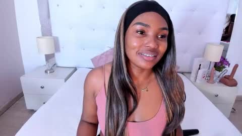 Snapshot of isla_scott chatting on November 2025 11:21:01 AM Vanessa online show from November 2025 11:21:01 AM