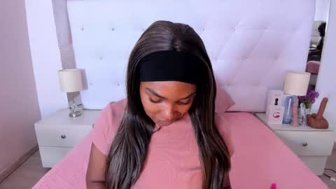 Snapshot of isla_scott chatting on November 2025 11:20:02 AM Vanessa online show from November 2025 11:20:02 AM