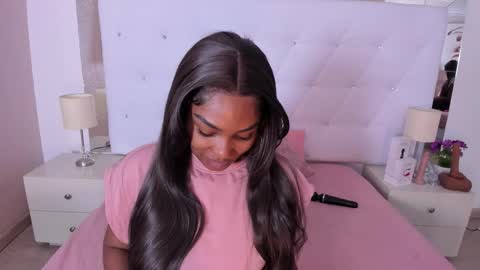 Snapshot of isla_scott chatting on December 2025 11:15:02 AM Vanessa online show from December 2025 11:15:02 AM