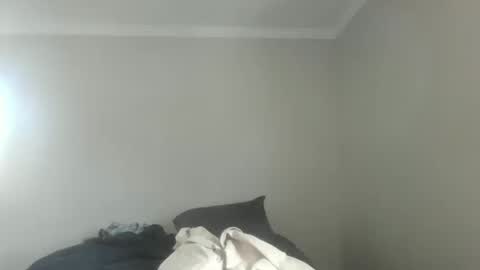 island625103 online show from October 2025 03:47:02 PM