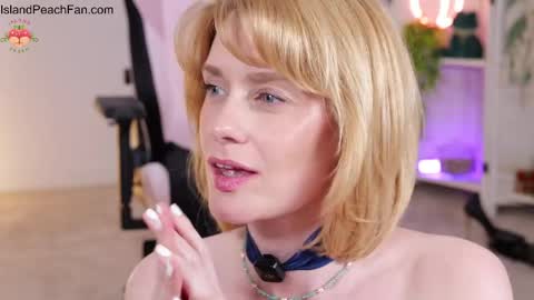 Lou  Peaches online show from April 2026 08:09:02 PM