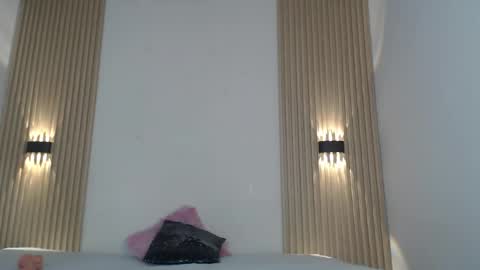 IslaScott online show from May 2026 08:04:02 PM