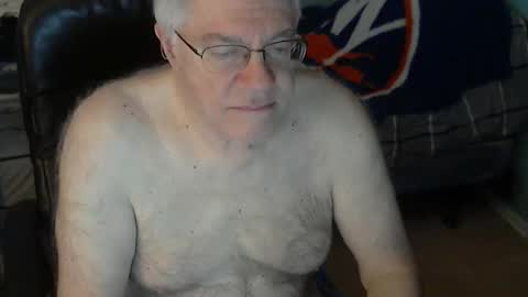 islesman22 online show from December 2025 12:00:01 PM