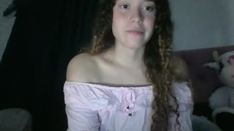 Snapshot of issa30213 chatting on May 2026 01:00:02 AM Issa online show from May 2026 01:00:02 AM