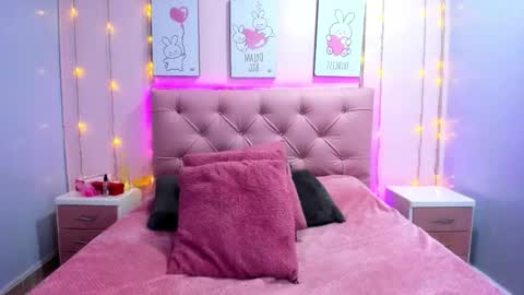 Issa  online show from February 2026 03:22:01 AM